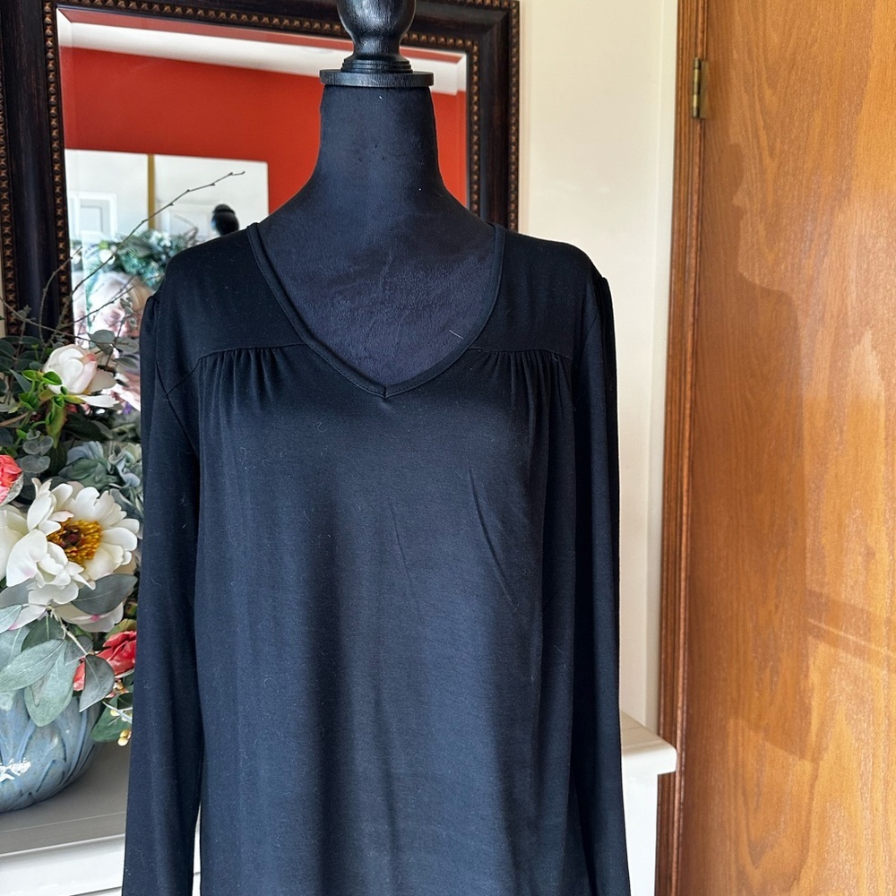 Women’s Black V Neck Top